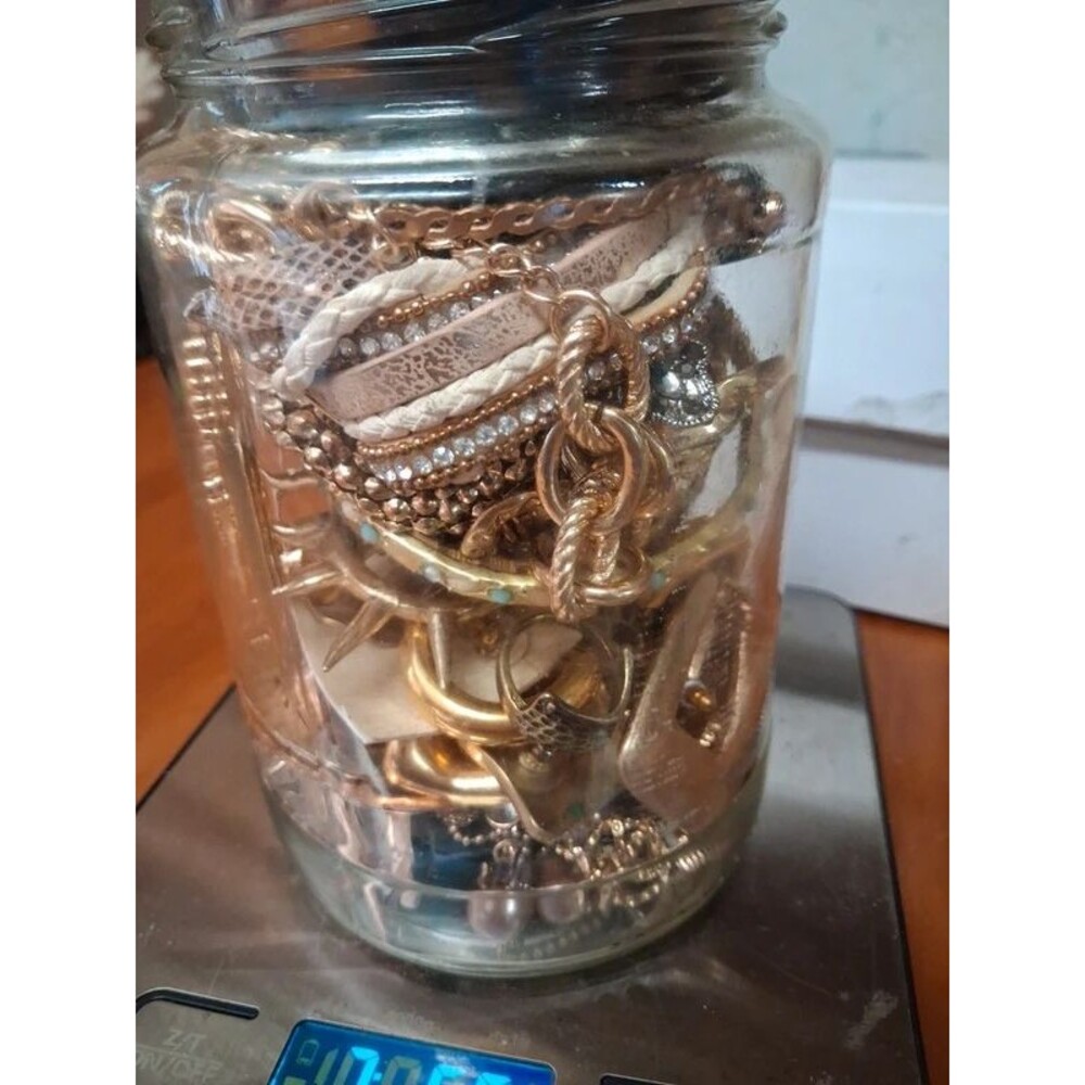 Gold tone mystery jar - Picture 3 of 5